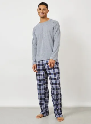 Solid Long Sleeve T-Shirt & Checkered Pyjama Set 
