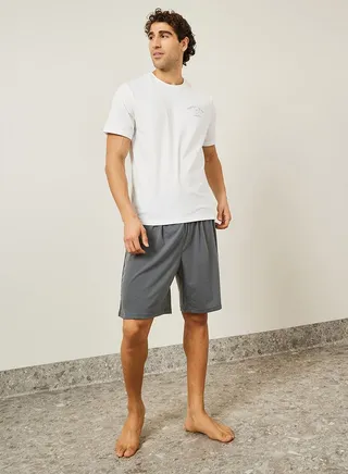 Chest Print T-Shirt & Solid Shorts Set 