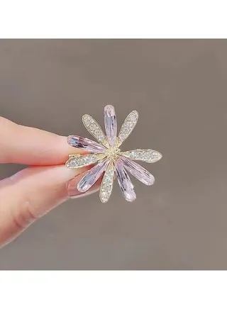 Minimalist And Versatile Brooch 