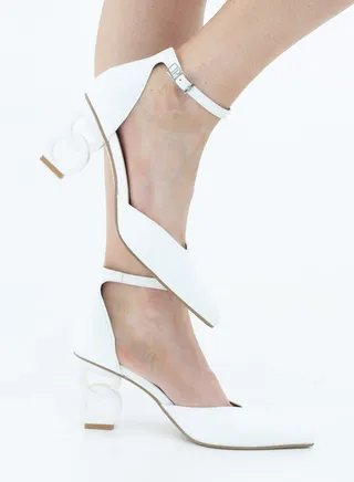 Akshara open waist heel white 