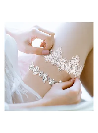2 PSC Wedding Bride Garter Crystal Garter Belt Set with Bridal Rhinestone for Wedding Bride Leg Decor 