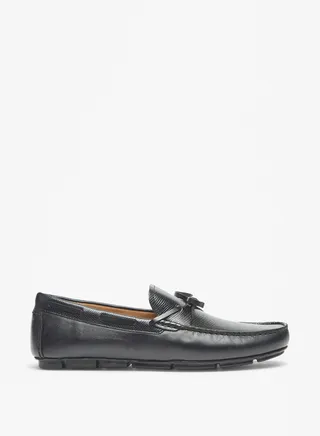 Men Textured Slip-On Moccasins with Bow Detail