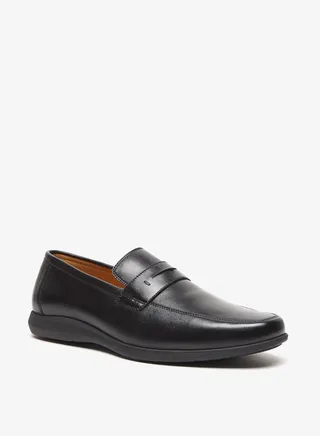 Men Textured Slip-On Loafers With Cutout Detail 