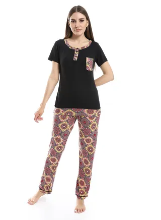 Women Pajama Set With Half Sleeves And Printed Photo 