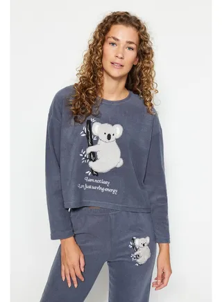 Gray Fleece Koala Pattern Tshirt-Pants and Knitted Pajamas Set THMAW24PT00028. 