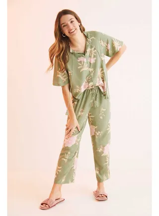 Pajamas with flowers Capri pants 