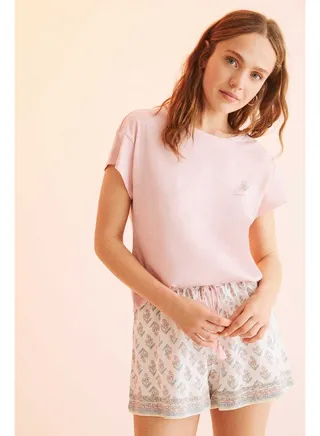 Short pajamas with knotted back 