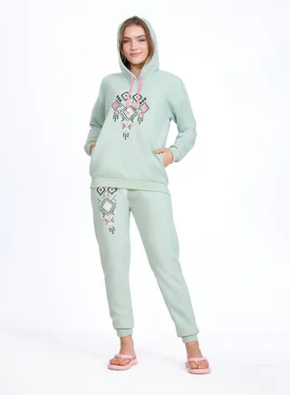 Distinctive winter pajamas 8043 