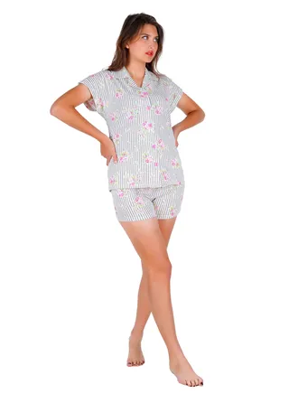 Hot shorts pajama set consisting of two pieces, a half-sleeved shirt and distinctive short shorts 