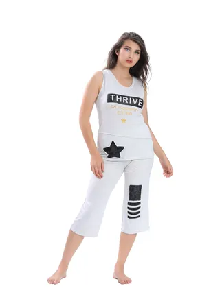 Women's pajamas with pants and a blouse with wide straps, with a modern and very cute design for more delicacy and elegance. Bermuda pajamas from Daadouch in refreshing colors. 