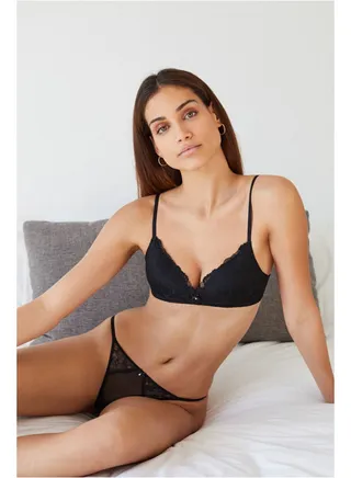 LOVELY lace triangle bra 