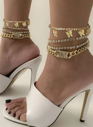 4Pcs Butterfly Ankle Bracelet for Women and Girls Charms Rhinestone Anklets Bulk Adjustable Layered Braided Chain for Summer Beach 