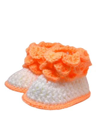 Braided Baby Booties White and Orange Crocodile pattern 4.5 inch sole for 3 to 6 months baby feet 