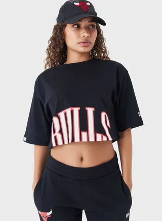 Chicago Bulls Wordmark Cropped T-Shirt
