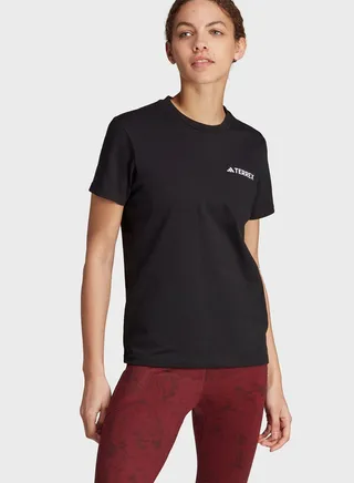 Essential T-Shirt 