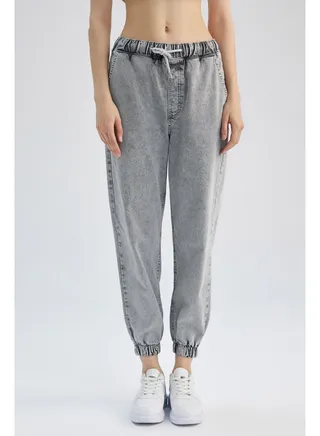 Woman Jogger Fit Denim Trousers 