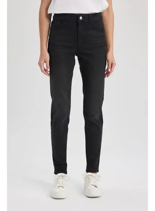 Woman Skinny Fit Denim Trousers 