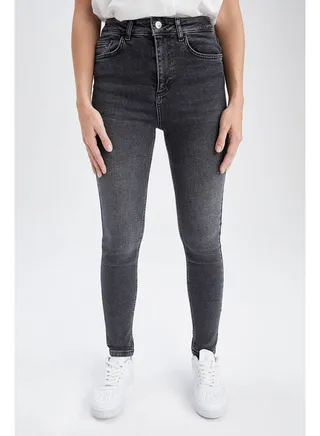 Woman Skinny Fit Denim Trousers 