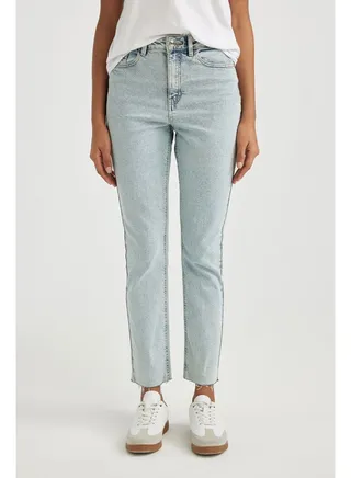 Woman Vintage Straight Denim Trousers 