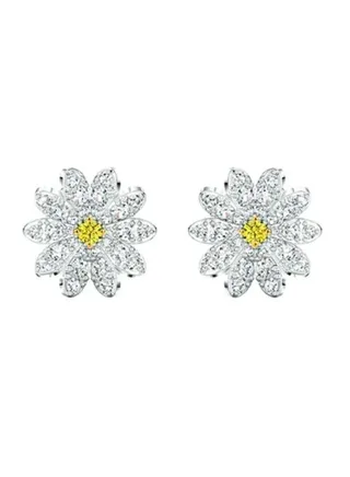 Eternal Flower Stud Earrings 