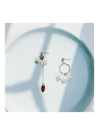 Pearl Asymmetric Geometric Long Ear Ring 