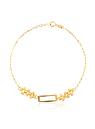 Revealing the beauty of 21 carat gold bracelet 
