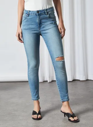 Distressed Style Grazer Skinny Jean Authentic Blue 