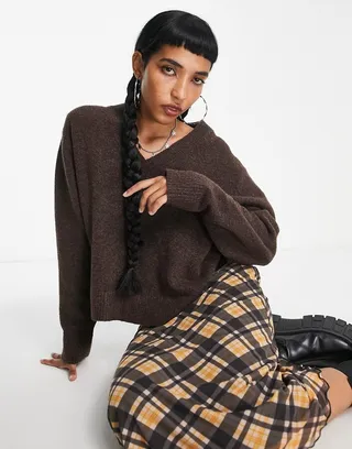 Weekday Ellen v-neck sweater in brown