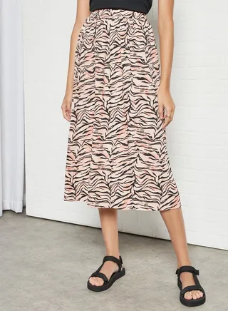 Comfortable Stylish Skirt Light Pink/Black 