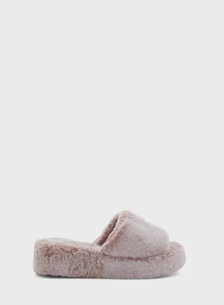 Cozy Wedge 