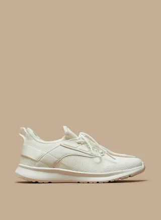 Boys Textured Sports Shoes with Lace Up Closure 