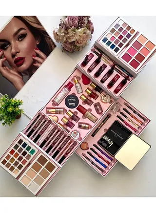 Complete makeup kit for women 
