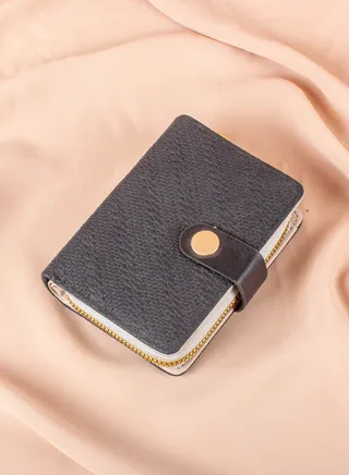 Leather Flip Wallet & Card Holder with 10 Pockets and Zipped Pocket Black 