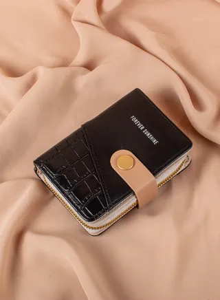 Leather Flip Wallet & Card Holder with 10 Pockets and Zipped Pocket Black 