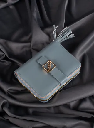 Leather Flip Wallet & Card Holder with 7 Pockets and Zipped Pocket Blue 