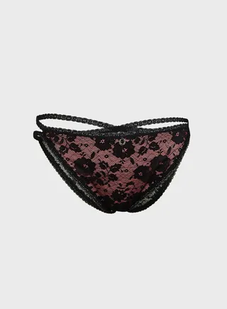 Paris Rouge Leyla Tanga Brazilian 