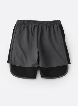 Knit shorts with two side pockets 