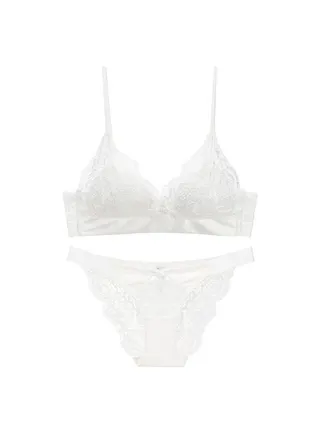 Breathable Triangle Thin Cup Lace Bra And Panty Set. 