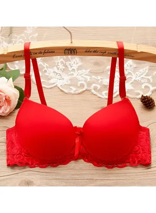 Lace Push Up Underwired Bra. 