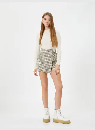 Mini Skort Envelop Metal Buckle Detail Elastic Waistband