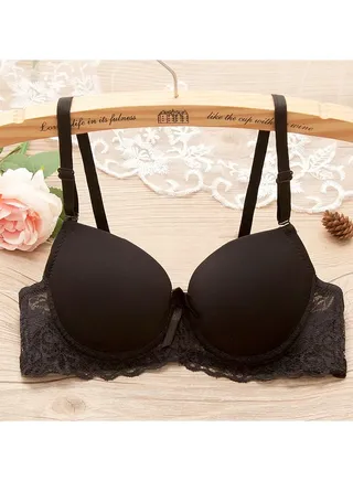 Lace Push Up Underwired Bra. 