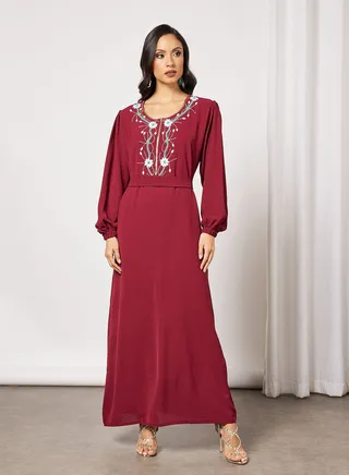Jalabiya Embellished With Symmetric Beadwork 
