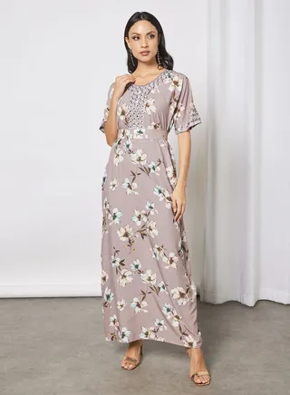 Floral Jalabiya With Flower Patterned Embroidery 