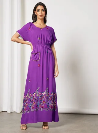 Jalabiya With Absract Print Embellished With Lace 