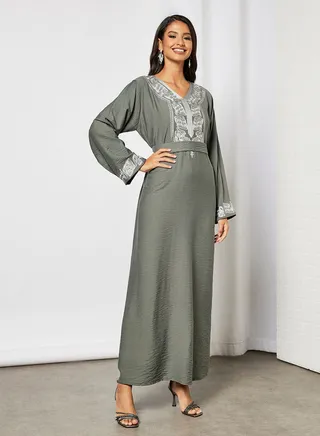 Jalabiya With  Abstract Embroidery In Front And Wrist With Belt 