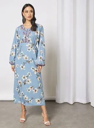 Jalabiya With Embroidery In Front And Garterised Wrist With Belt 