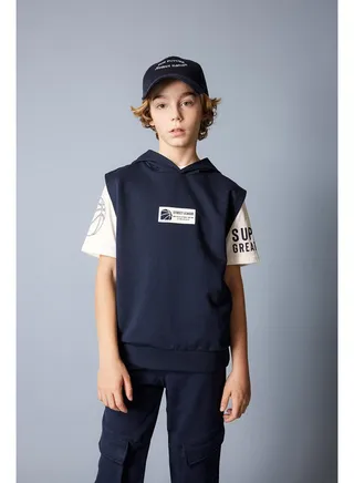 Boy Regular Fit Hooded Sleeveless Knitted Vest 