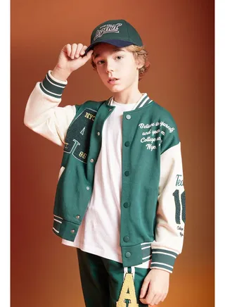 Boy Oversize Fit Crew Neck Long Sleeve Knitted Cardigan 