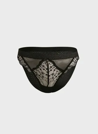Kiana Tanga Thong 