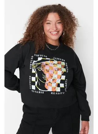 Black Crew Neck Printed Thin Knitted Sweatshirt. 